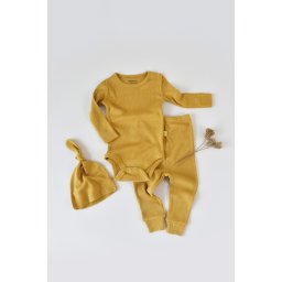 Set 3 piese: body cu maneca lunga, pantaloni lungi si caciulita din bumbac organic si modal - sofran, babycosy (marime: 18-24 luni)