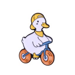 Martisor Brosa Ratusca pe bicicleta