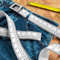 Centura practică care te motivează să atingi greutatea corporală visată - ALBA