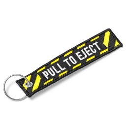 Breloc PULL TO EJECT - gadget frumos nu numai pentru piloți