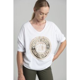 White oversize blouse with a shiny print
