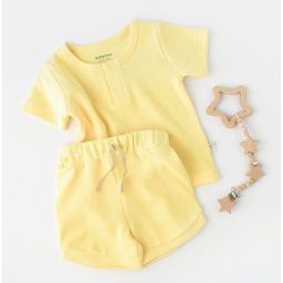 Set tricou cu panataloni scurti - 100% bumbac organic - galben, baby cosy (marime: 3-6 luni)
