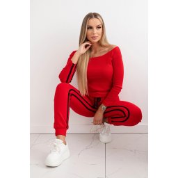 Set with double red stripe