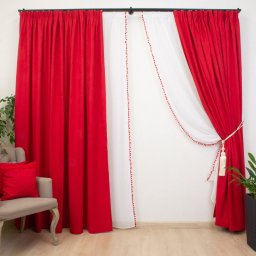 Set 4 piese Hiko, doua draperii Base rosu si doua perdele Ana voal pom pom rosu, cu rejansa