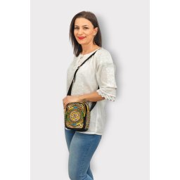 Geanta brodata traditional