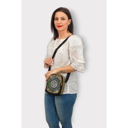 Geanta brodata traditional 3