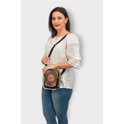 Geanta brodata traditional 4