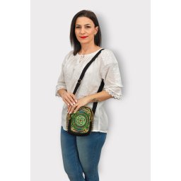 Geanta brodata traditional 5