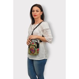 Geanta brodata traditional 9
