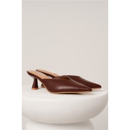Pantofi eleganti din piele ecologica maro decupati la spate