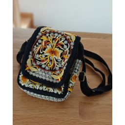 Geanta brodata traditional 14