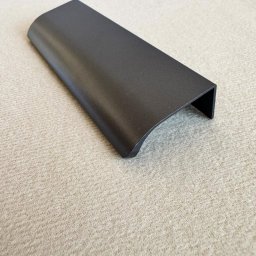 Maner Edge Negru mat