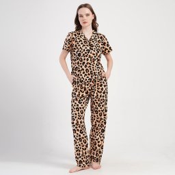 Pijamale Dama din Bumbac 100% Vienetta, Model 'Wild Nature' Confort și Stil Natural