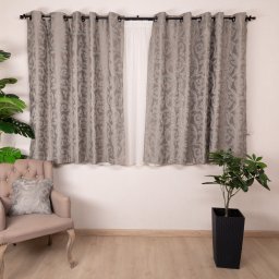 Set 3 piese Hiko, draperii scurte, dimout, baroc Deluxe Versailles gri / menta cu inele alama si o perdea Ana voal, cu rejansa