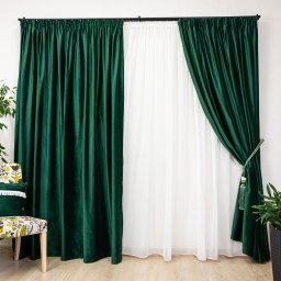 Set 3 piese Hiko, doua draperii Comfy catifea smaraldsi o perdea Ana voal, cu rejansa