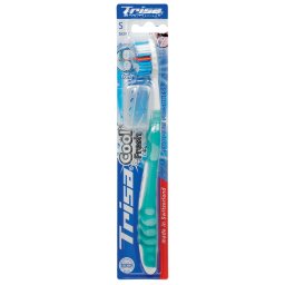 Periute de dinti clasice Periuta de dinti Trisa Cool&Fresh Soft, cu capac de protectie cadou