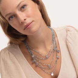 Colier Multistrat Cu Mărgele Colorate Și Monede – Stil Boho Chic
