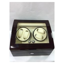 Watch winder pentru patru ceasuri si sase locuri pentru ceasuri