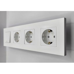 Intrerupator mecanic + priza 4 doze configurabil cu rama de plastic (simplu, cap scar cruce, priza, usb, wifi, tv, internet)),