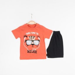 Set de Vara 2 Piese pentru Baieti Relax - Tricou Orange cu Imprimeu si Pantalon Scurt Negru
