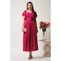 Rochie lunga fucsia in clos din voal cu floare la bust