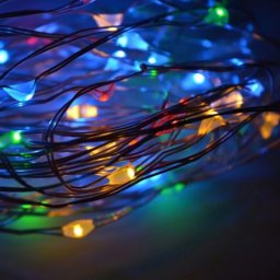 Tendință decorativă: Ghirlandă de luminițe de zână, 50 LED-uri, multicolor