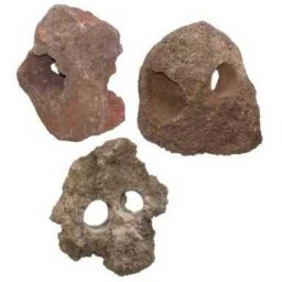 Piatră vulcanică cu găuri decor pentru acvariu (Cu 3 găuri; 15 - 25 cm)