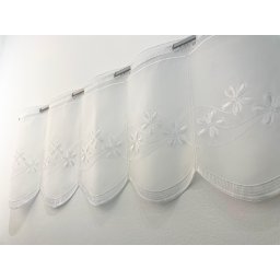 Perdea brodata tip in, scurta inaltime de 30cm, pentru bucatarie, Hiko Organza pentru prindere direct pe geam cu raport 1 la 1