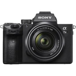 Aparat foto DSLR Alpha 7 Mark III 24.2 MP, APS-C, Body, E-mount, 4K + SEL 28-70 Negru