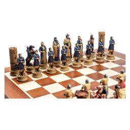 Set sah cu piese tematice Cruciatii si tabla de mahon