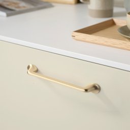 Maner metalic pentru mobilier, model Ilma, distanta dintre gauri = 160 192 320 mm, finisaj auriu mat (Distanta dintre gauri: 320 mm)