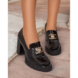 Resti Elegant women's moccasins on a post Jozii