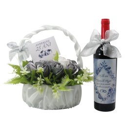 Cadou Nuntă de Argint, sticlă vin și coș cu flori, Poveste ce continuă - ILIF509021