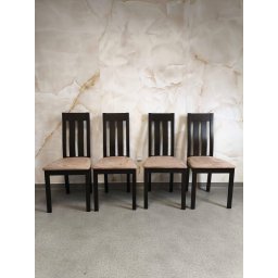 set 4 scaune nr 32 disponibil un set