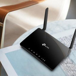 TP-LINK ROUTER 4G+ AC1200 Dual-Band CAT6 ARCHER MR500, interfata: 1× Porturi LAN/WAN 10/100/1000 Mbps, 3× Porturi LAN 10/100/1000 Mbps, 1× Slot Micro SIM, Dimensiuni: 202 × 141 × 33.6 mm, 2× Antene externe LTE detașabile, Standarde Wireless: IEEE 802.11a/