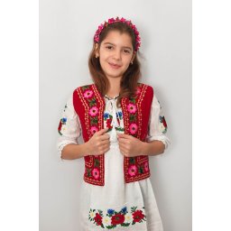 Vesta traditionala fetite Olguta 2