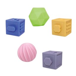 Set 5 cuburi si mingiute senzoriale pentru bebelusi