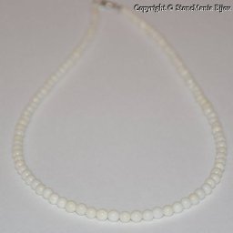 Colier coral alb sfere 4mm