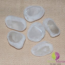 Piatra clarvazatorului cristal de stanca polisat