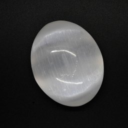 Selenit alb oval slefuit 60-65mm