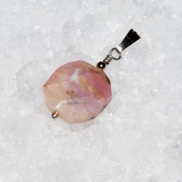 Pandantiv opal roz patrat fatetat 15mm