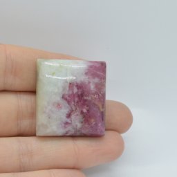 Cabochon turmalina roz 30x28x8mm A19
