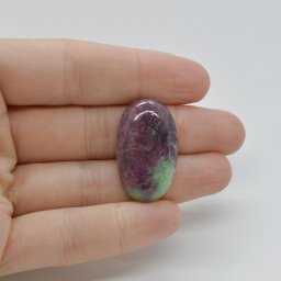 Cabochon Rubin in zoisit 30x17x6mm C1