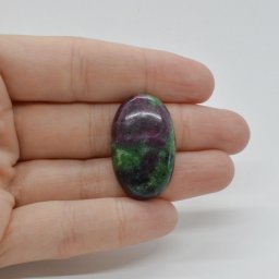 Cabochon Rubin in zoisit 30x18x6mm C12