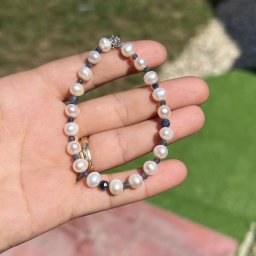 Bratara perle de cultura si safir natural cu argint 925, 6mm