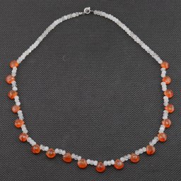 Colier Cornalina briolete 8mm si Piatra lunii alba discuri fatetate 4mm