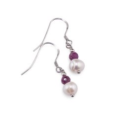 Cercei cu agatatoare Perle de cultura 6-7mm si Rubin sfere fatetate 4mm cu Argint 925