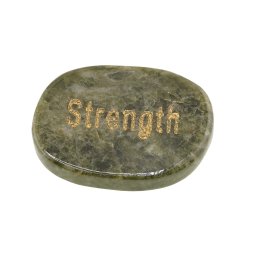 Piatra cu mesaj gravat Strength din Jasp verde, 30-40 mm