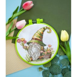 Set broderie in cruciulita, cu gherghef, Piticul florar, 15x15 cm