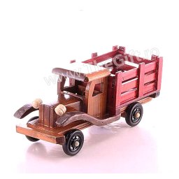 Camion din lemn antichizat
